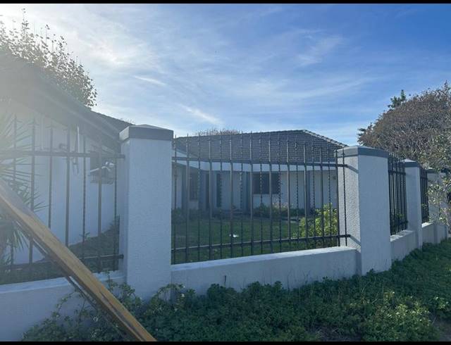 4 BEDROOM PROPERTY TO RENT IN RONDEBOSCH